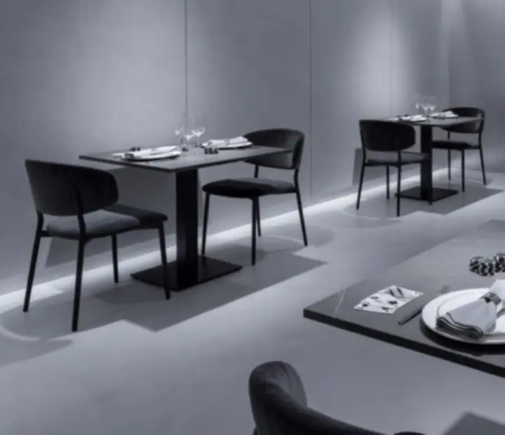 Elegancka, prywatna kolacja w restauracji Nocastrelia z nastrojowym oświetleniem