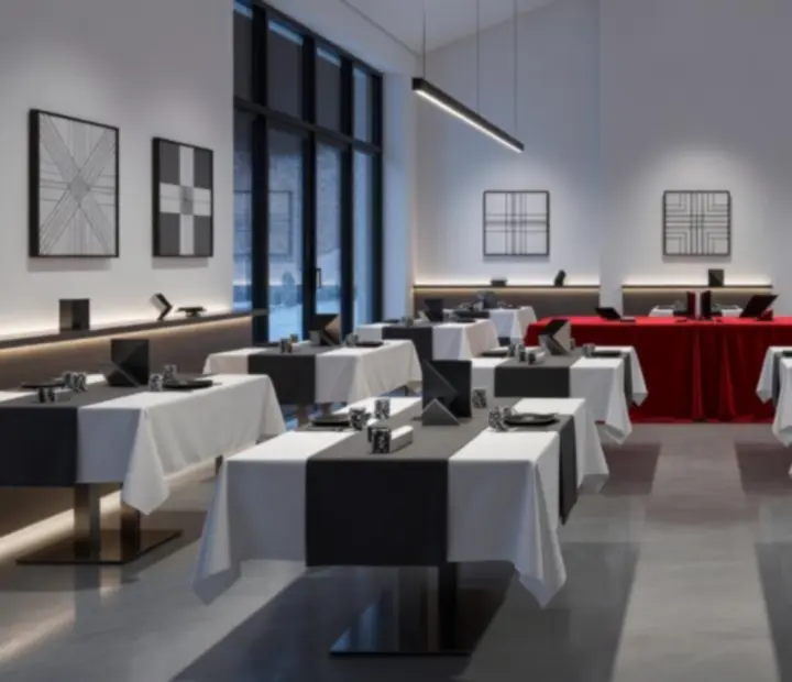 Elegancka sala restauracyjna Nocastrelia z nastrojowym światłem i minimalistyczną aranżacją stołów